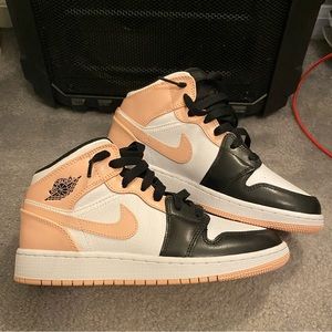 Air Jordan 1 Retro High Bubble Gum